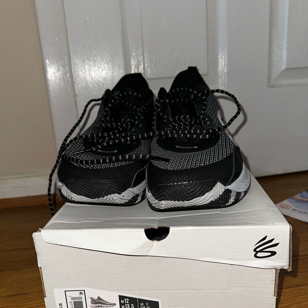 Men's Under Armour Curry 3Z24 Black and White Athletic Shoes